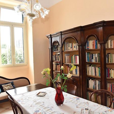 Rosaria Suite & Rooms Лече Стая снимка
